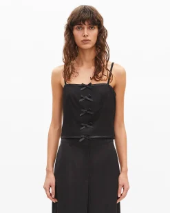 Top avec détails de nœuds noir