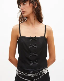 Top avec détails de nœuds noir