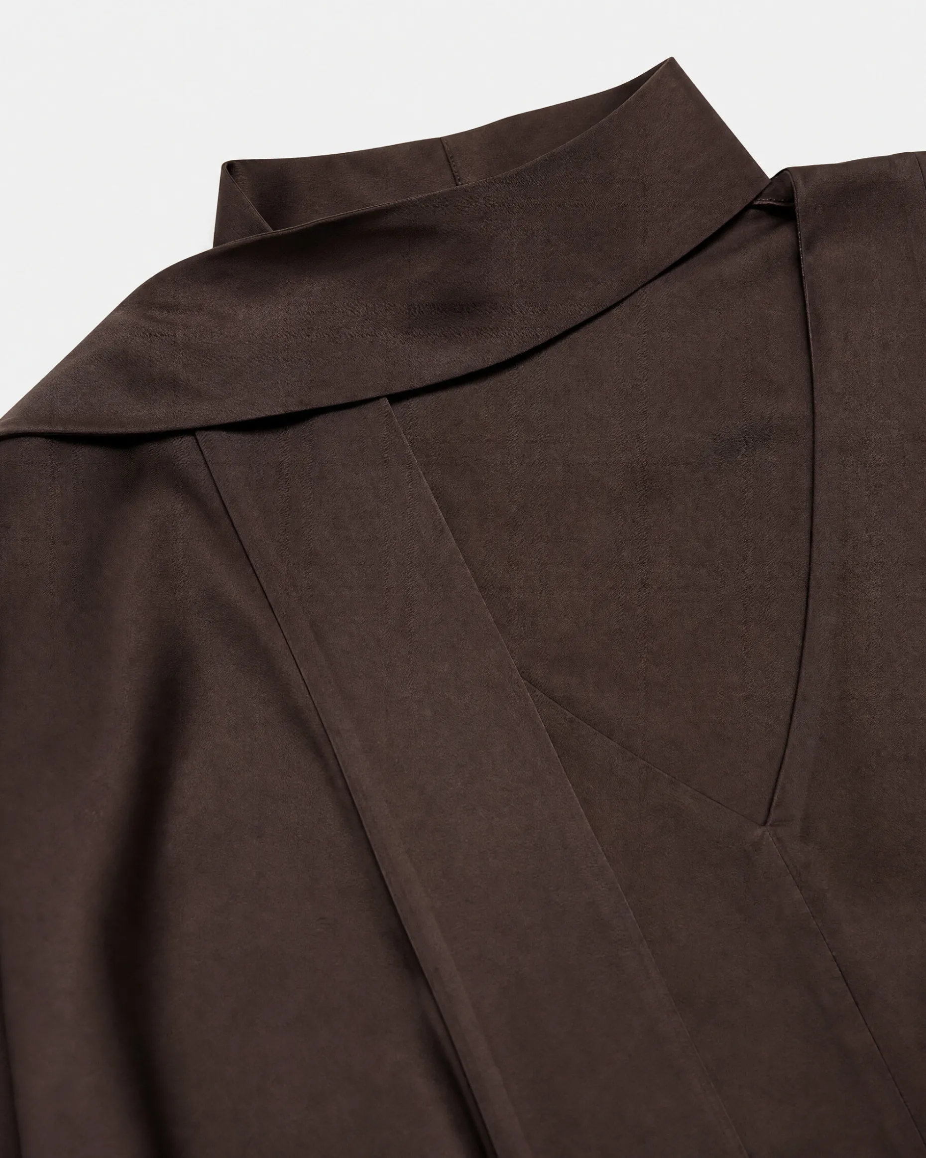 Top avec lavallière en satin marron