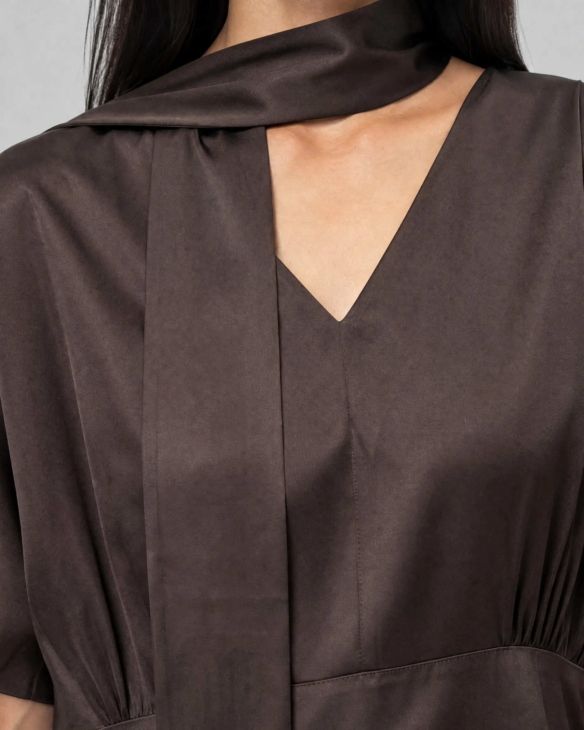 Top avec lavallière en satin marron