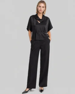 Top avec lavallière en satin noir