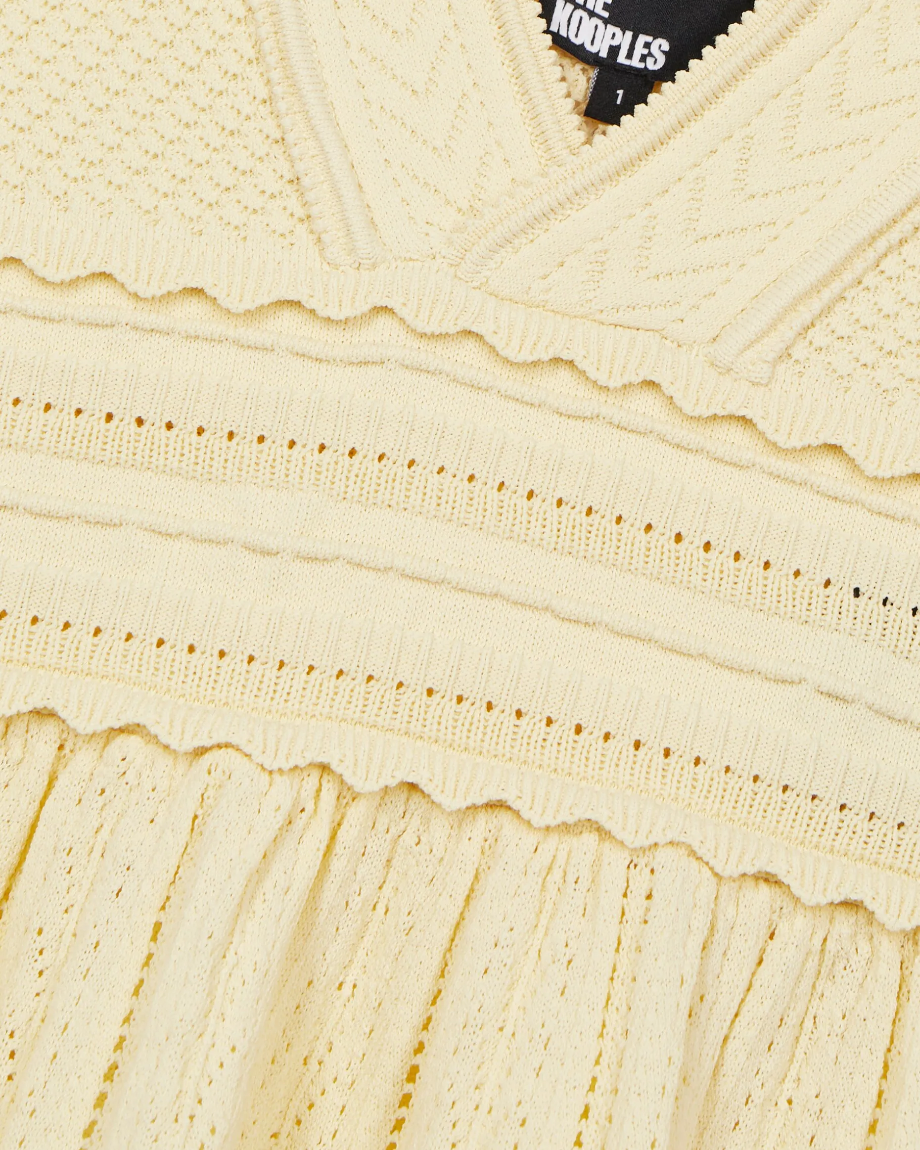 Top en maille ajourée jaune