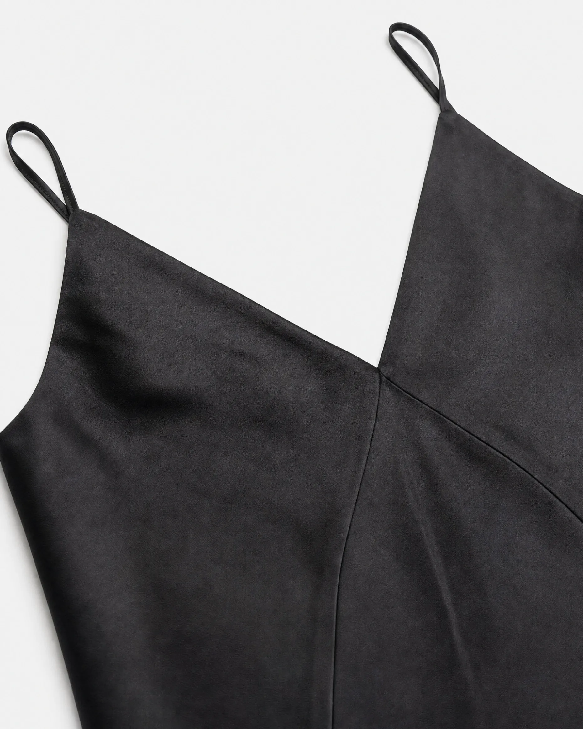 Top fines bretelles en satin noir
