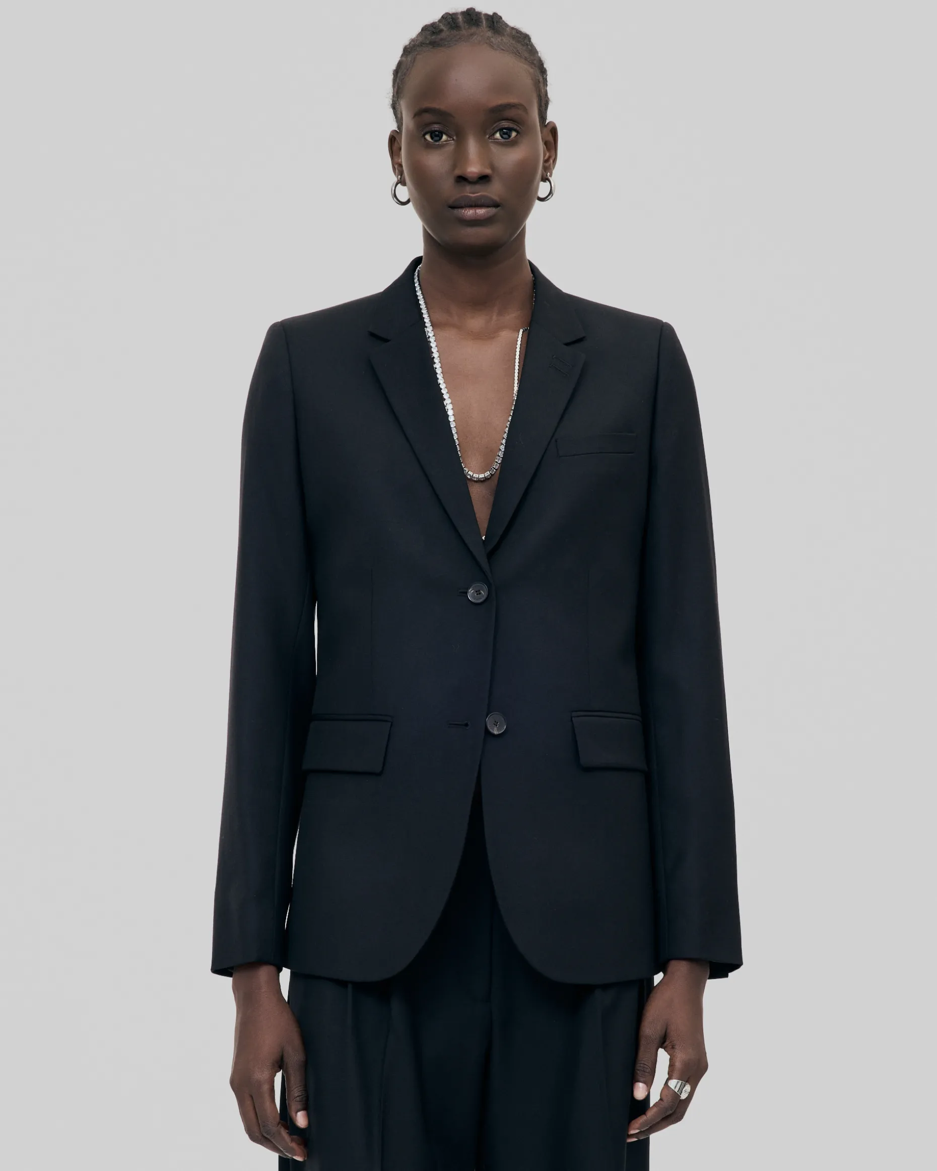 Veste tailleur en laine coupe cintrée noire