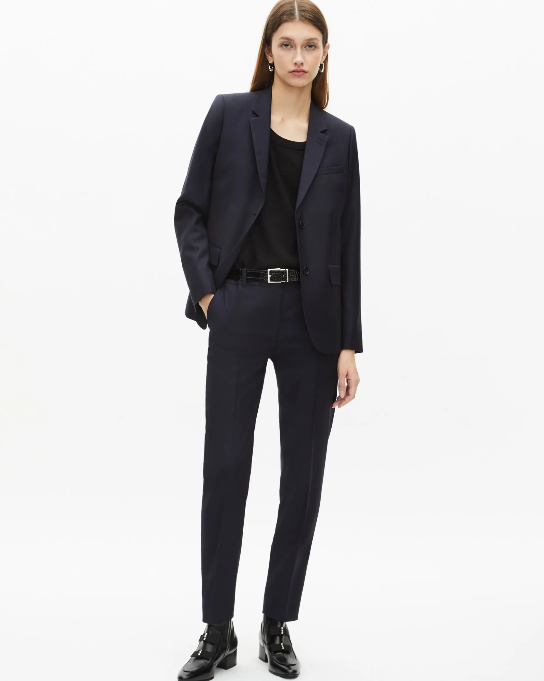 Veste tailleur en laine coupe cintrée bleu marine